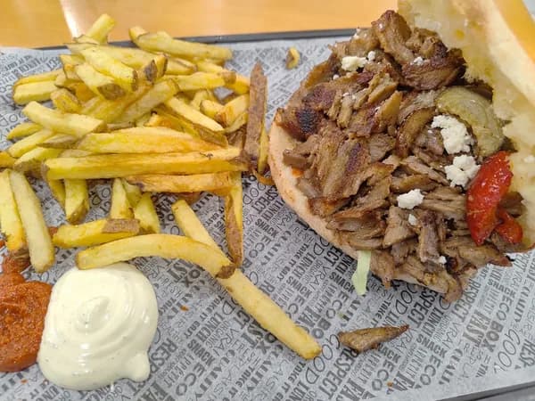 Kebab frites sauces